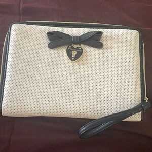 Adorable Betsey Johnson Clutchbag